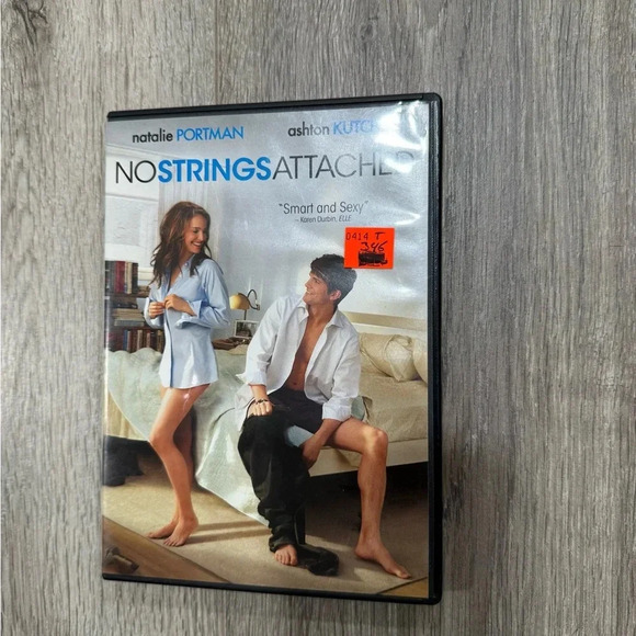 2/$15 No strings attached dvd movie - Picture 1 of 2